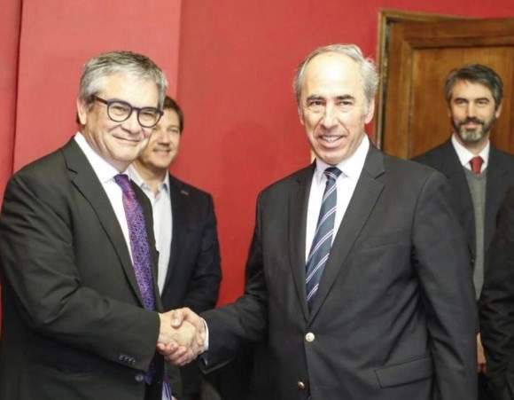 El Gobierno y los empresarios de Chile se reúnen este miércoles para debatir la reforma fiscal