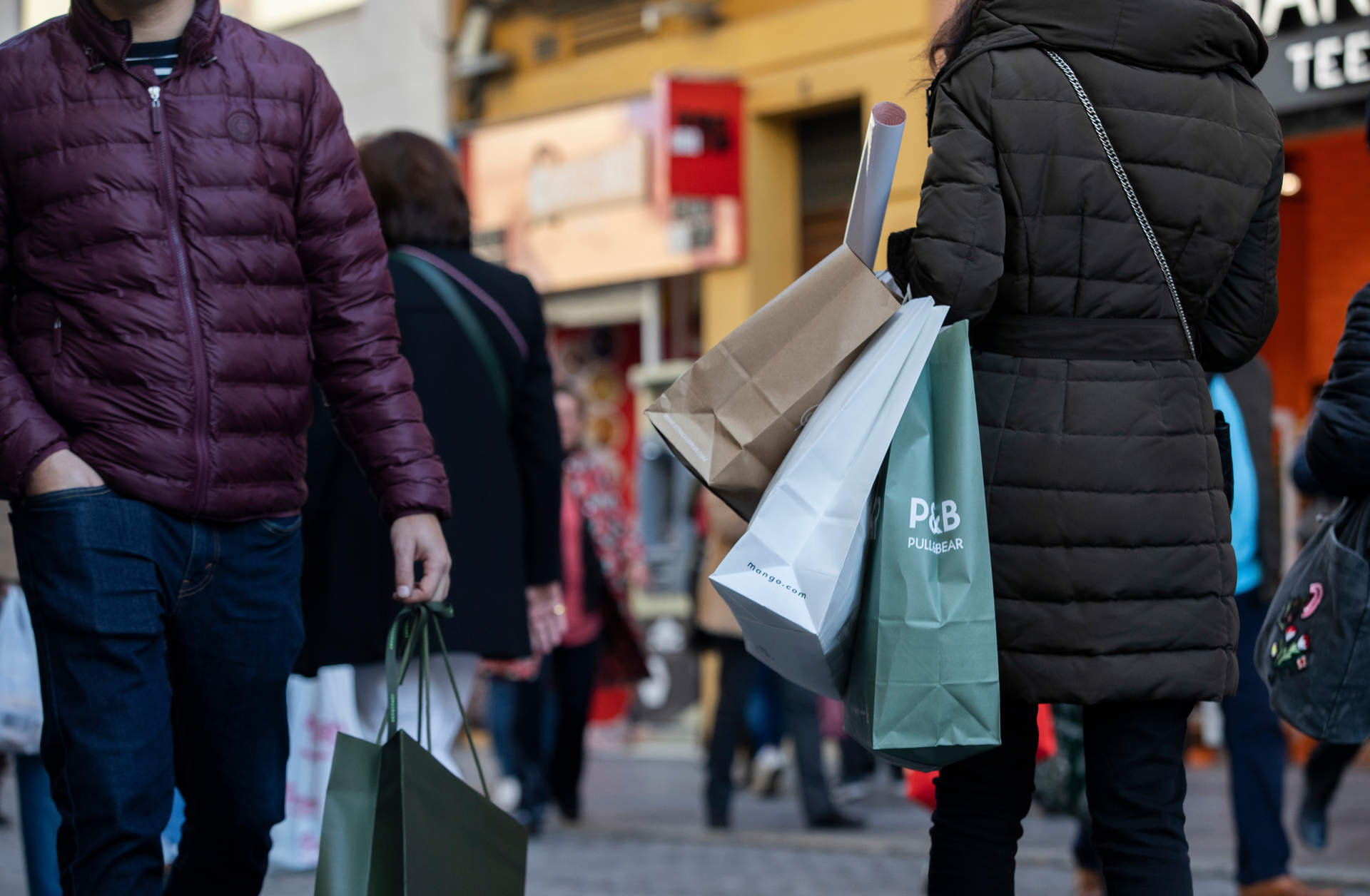 Bilbao y Palma de Mallorca lideran el aumento de entradas en tiendas durante la campaña de Navidad