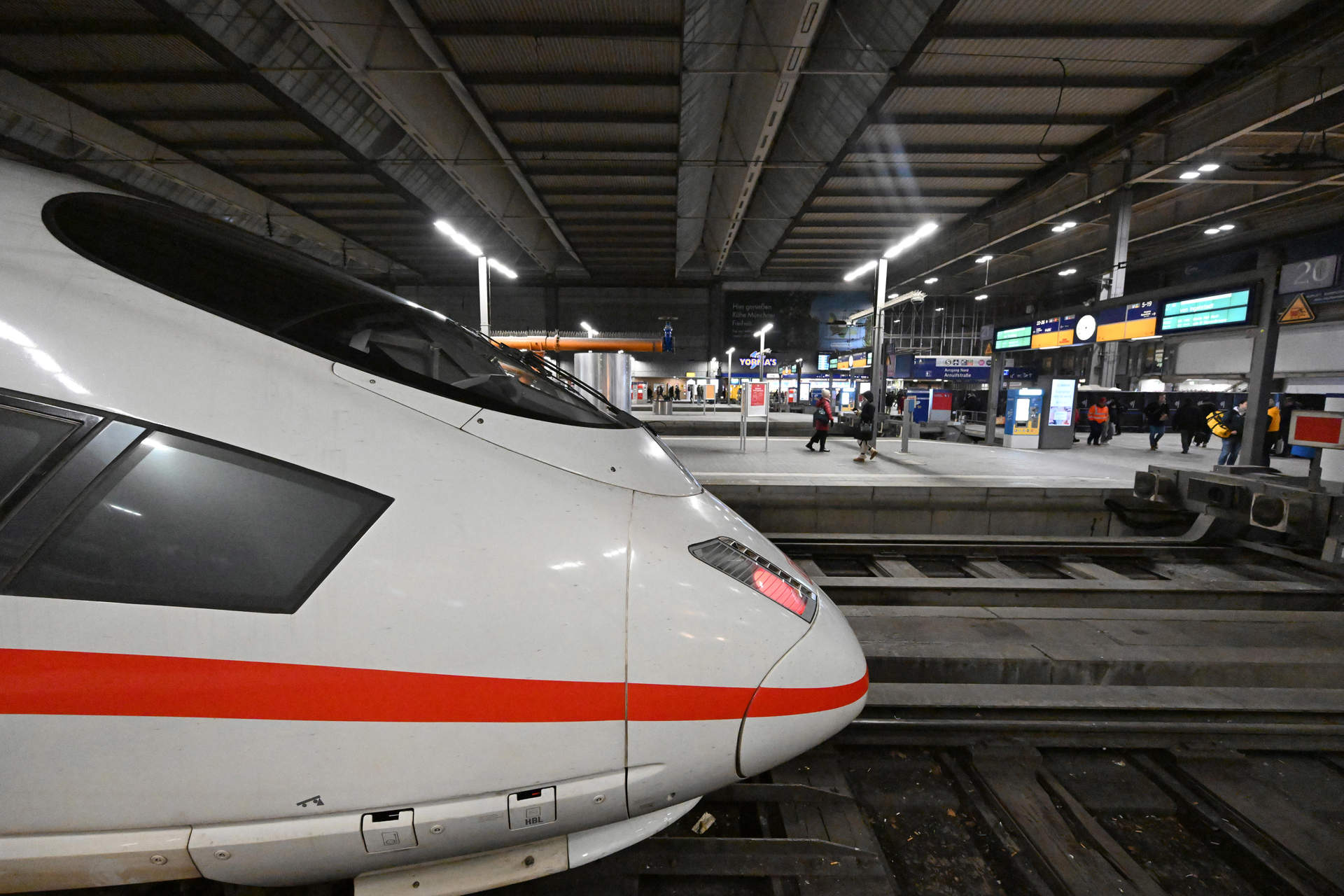 Continúa la huelga de maquinistas en Alemania este miércoles y los servicios de trenes siguen muy afectados
