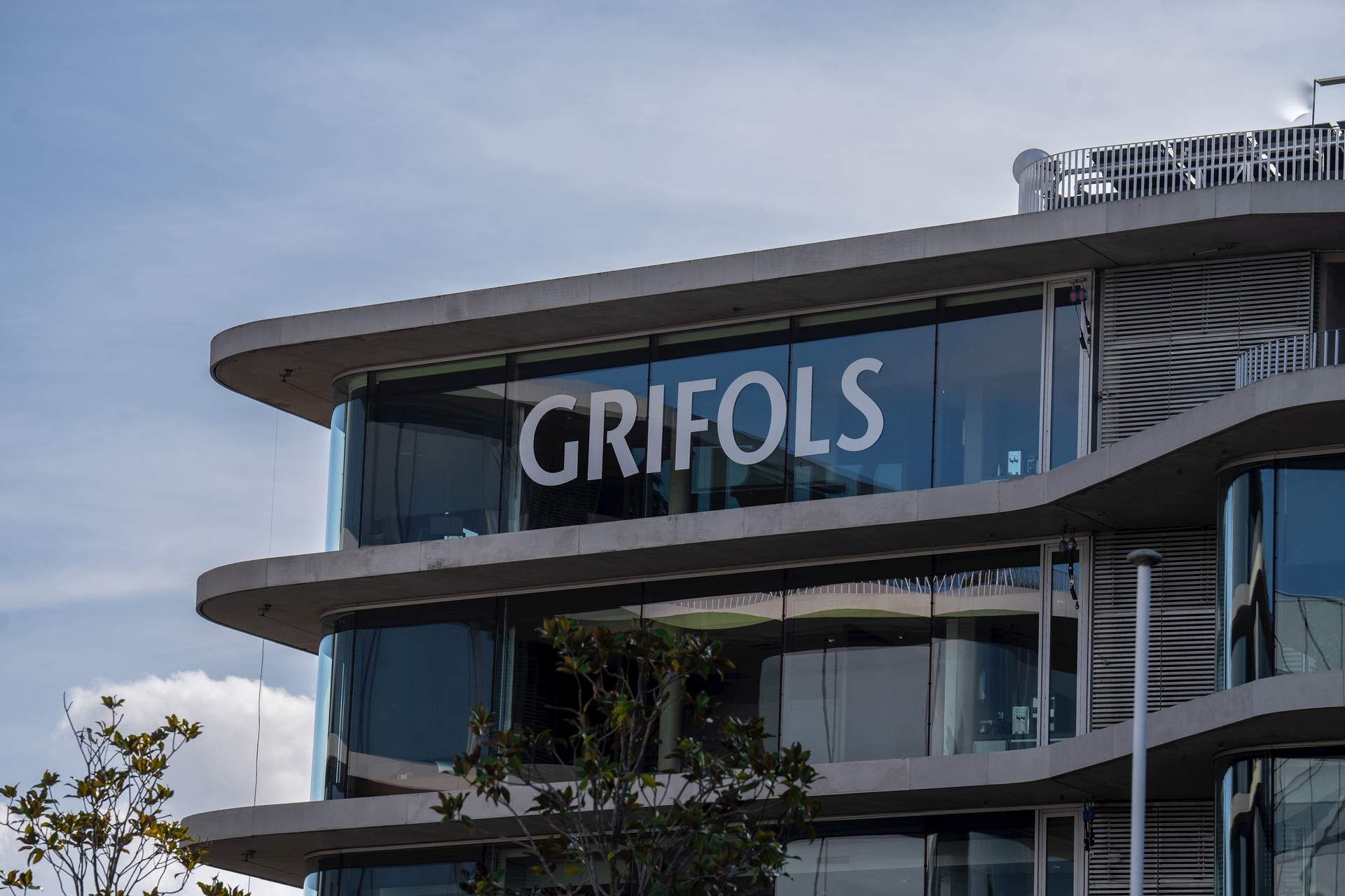 La acción de Grifols cae un 40% en Bolsa en la primera semana de la ofensiva de Gotham City Research