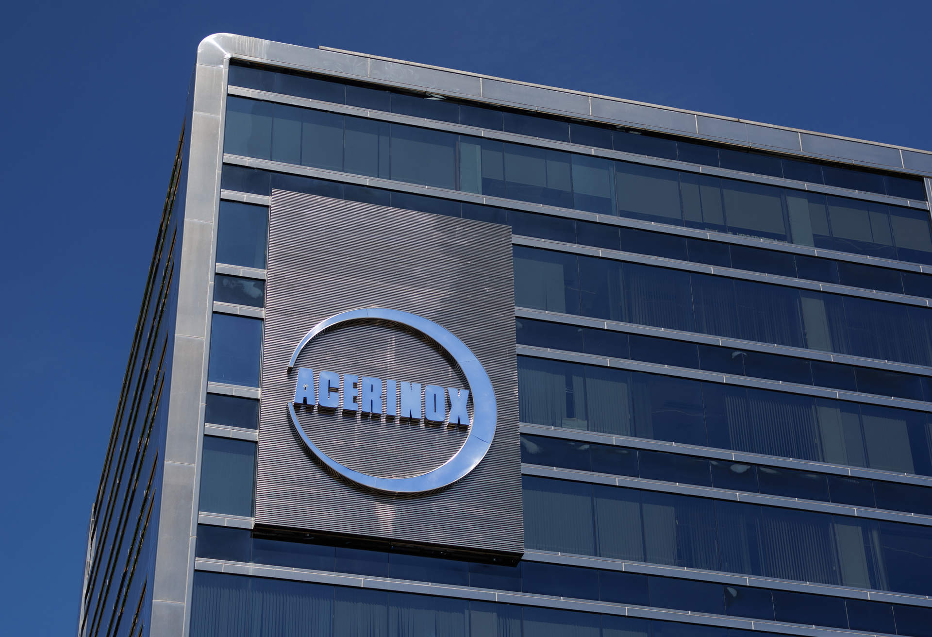 Acerinox pagará este viernes un primer dividendo de 0,31 euros brutos por acción tras lanzar su nuevo plan