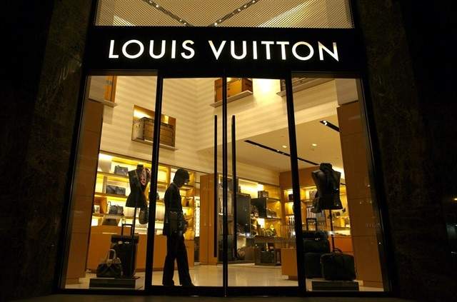 Louis Vuitton (LVMH) gana 15.174 millones en 2023, un 7,7% más, y pagará dividendo de 7,5 euros el 25 de abril