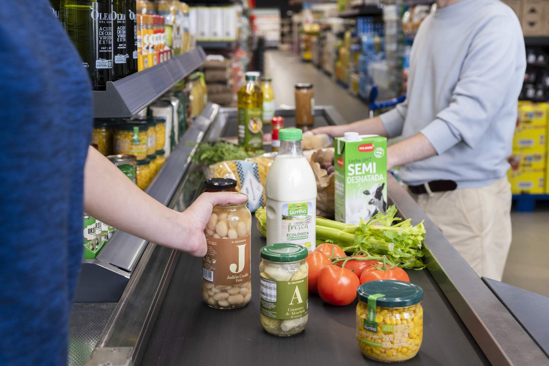 Las tarjetas de fidelización de los supermercados ya suponen 86 euros de ahorro al mes. Foto: Europa Press