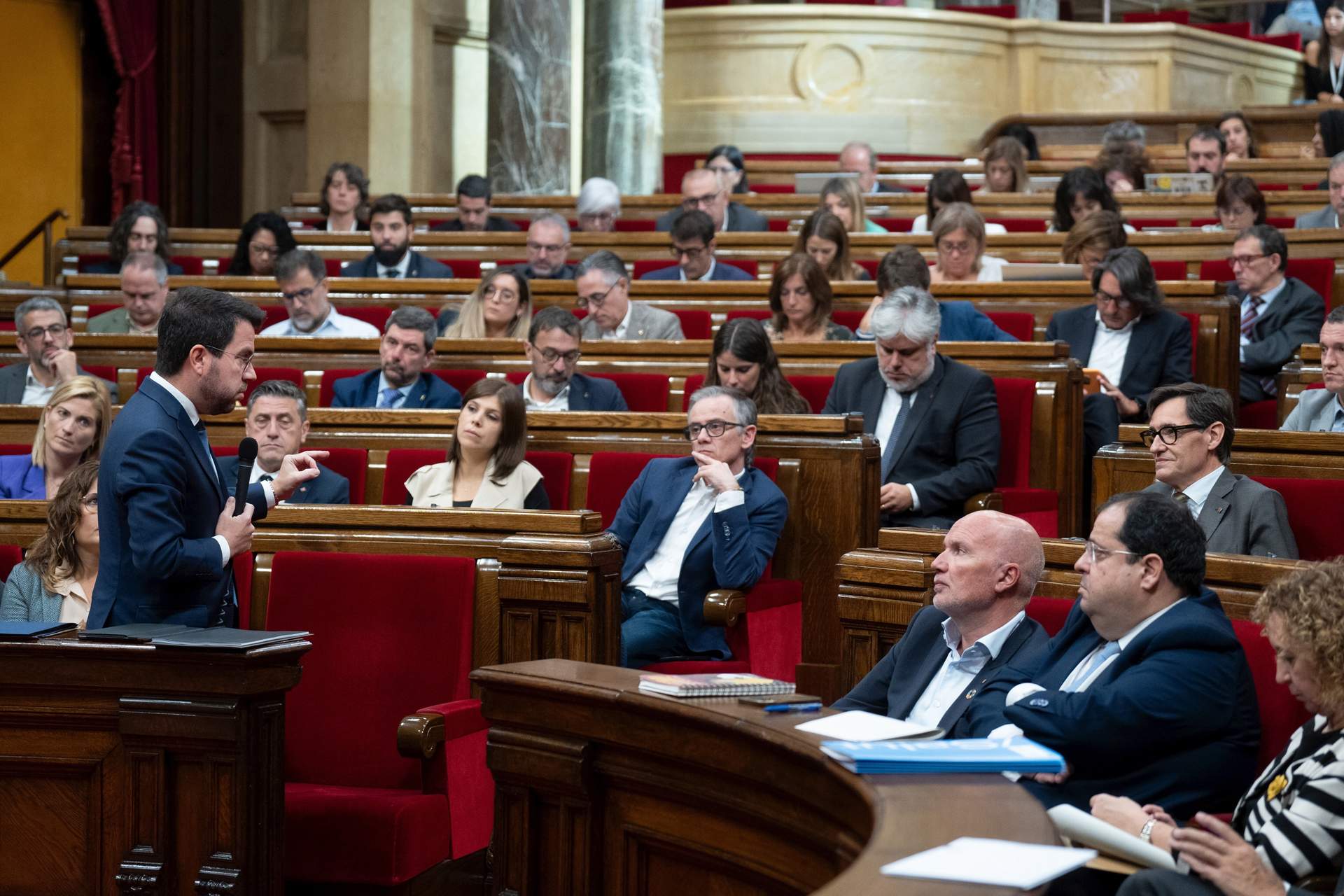 Aragonès asegura que el Govern mantendrá el adelanto del próximo curso escolar