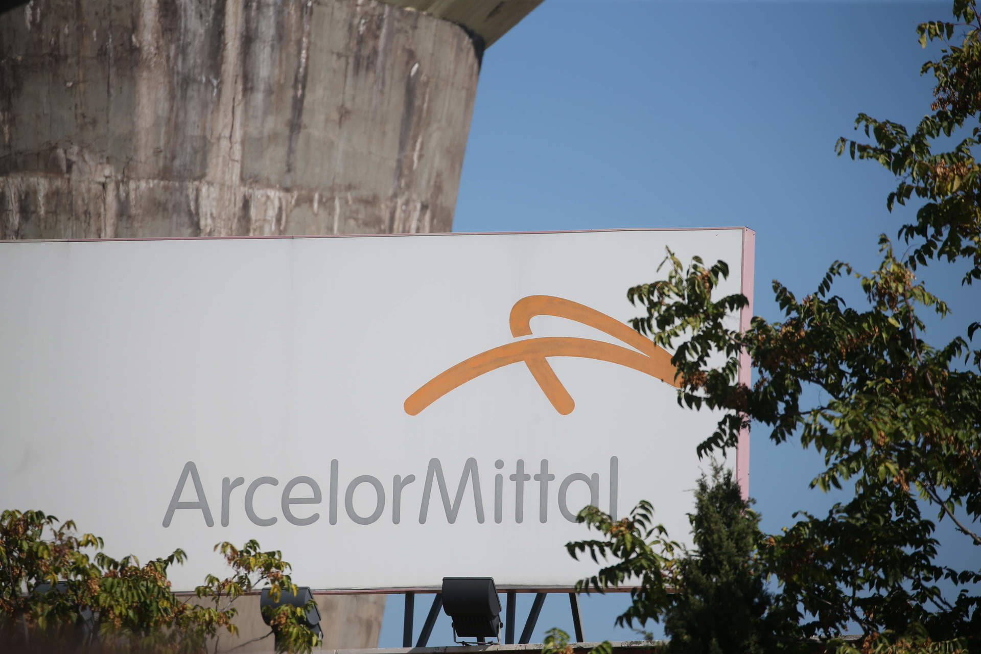 Roma busca inversores italianos, ucranianos e indios para la siderúrgica deficitaria Acciaierie d'Italia