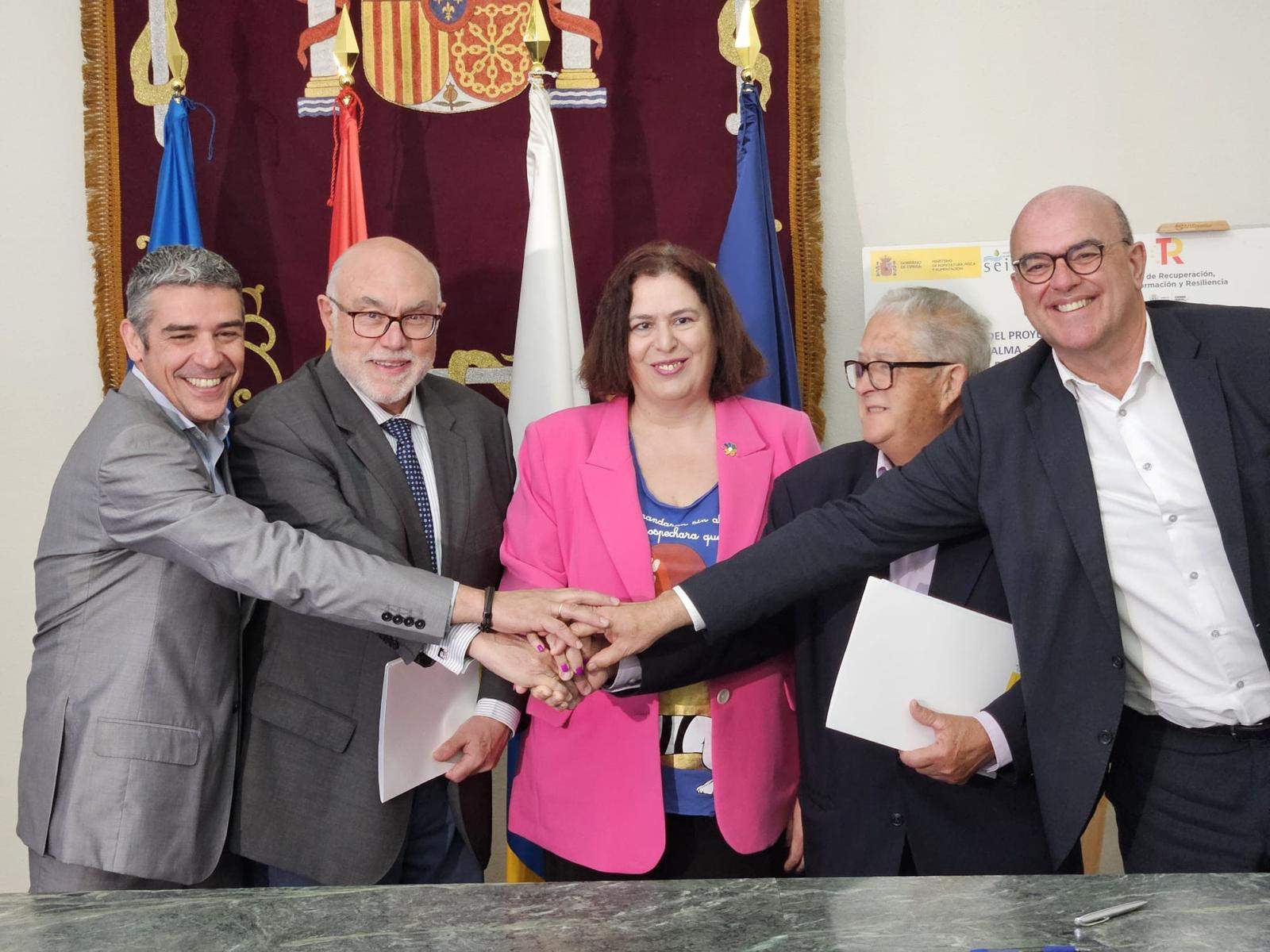 El Gobierno aumenta en un 55% la inversión para modernizar plataneras en La Palma