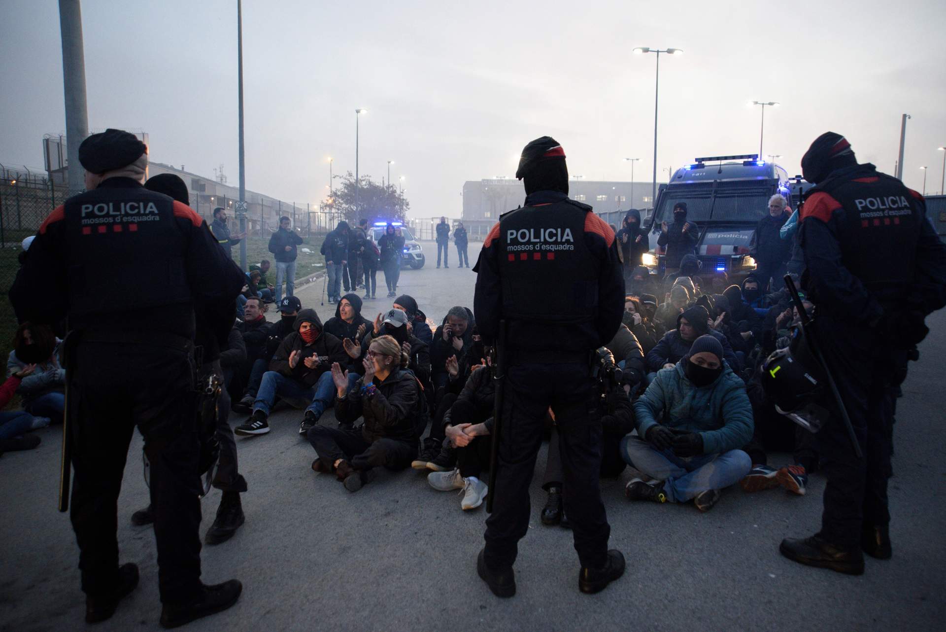 Funcionarios inician protestas en cinco prisiones de Barcelona, Lleida y Tarragona