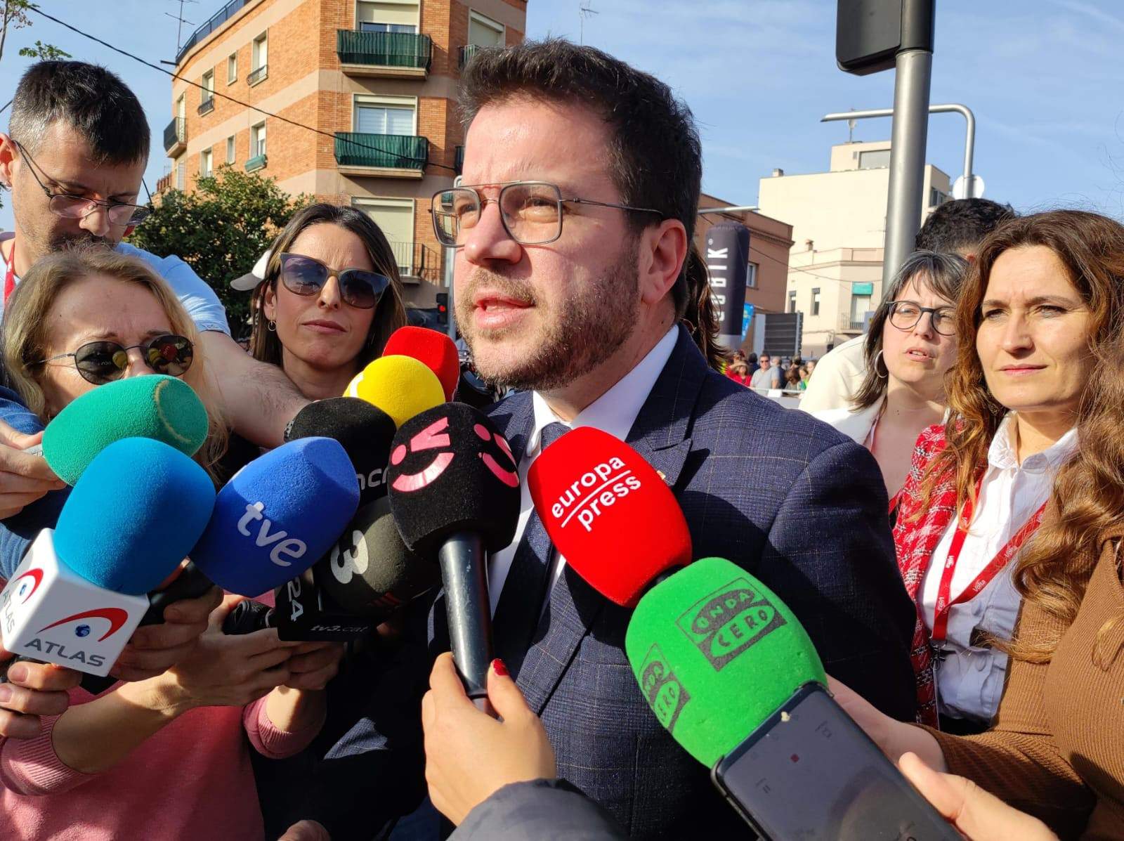 Aragonès desea que Puigdemont (Junts) pueda defender su candidatura 