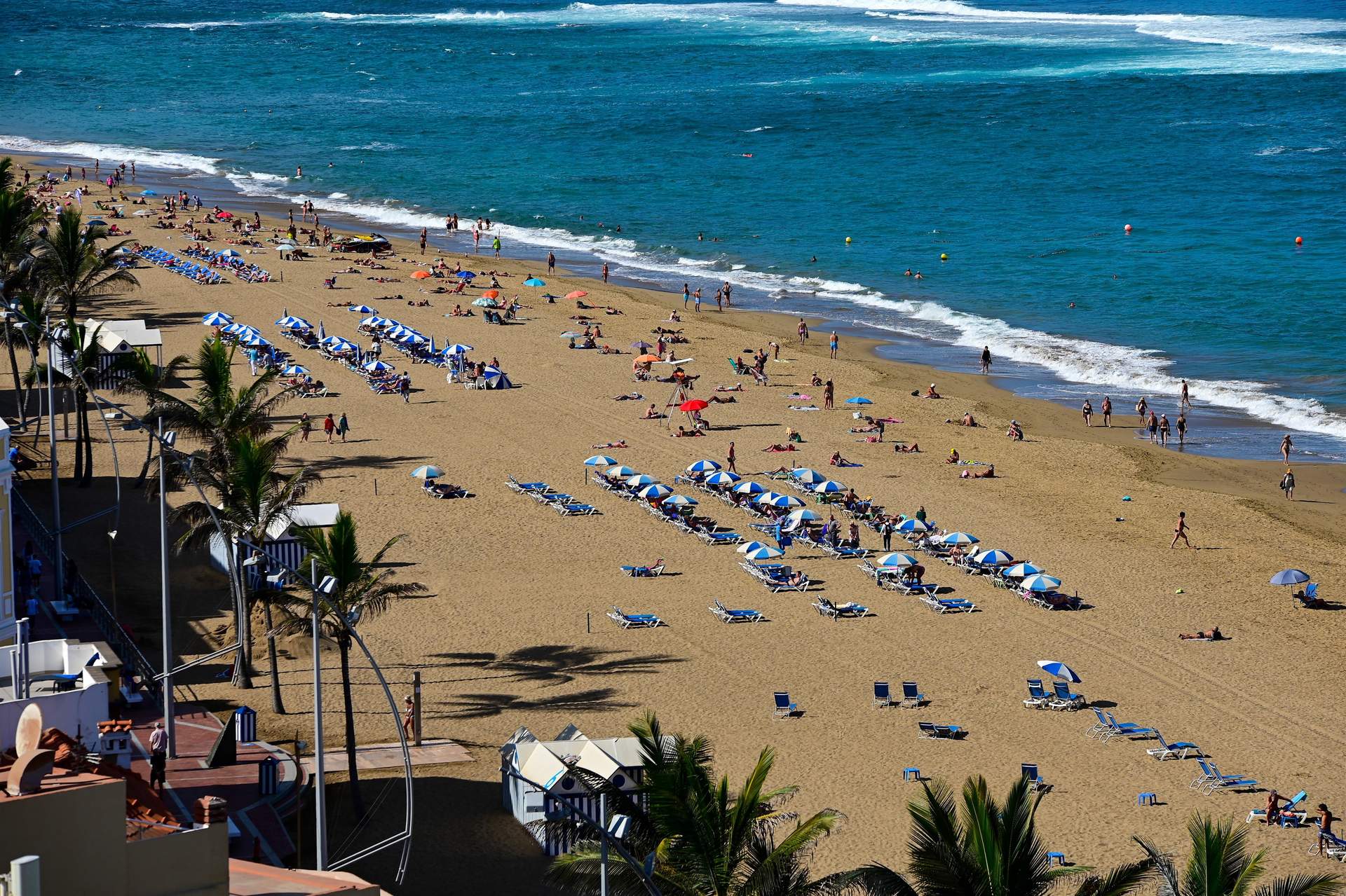 Las Palmas de Gran Canaria refuerza durante los días festivos de Semana Santa el servicio de salvamento en sus playas