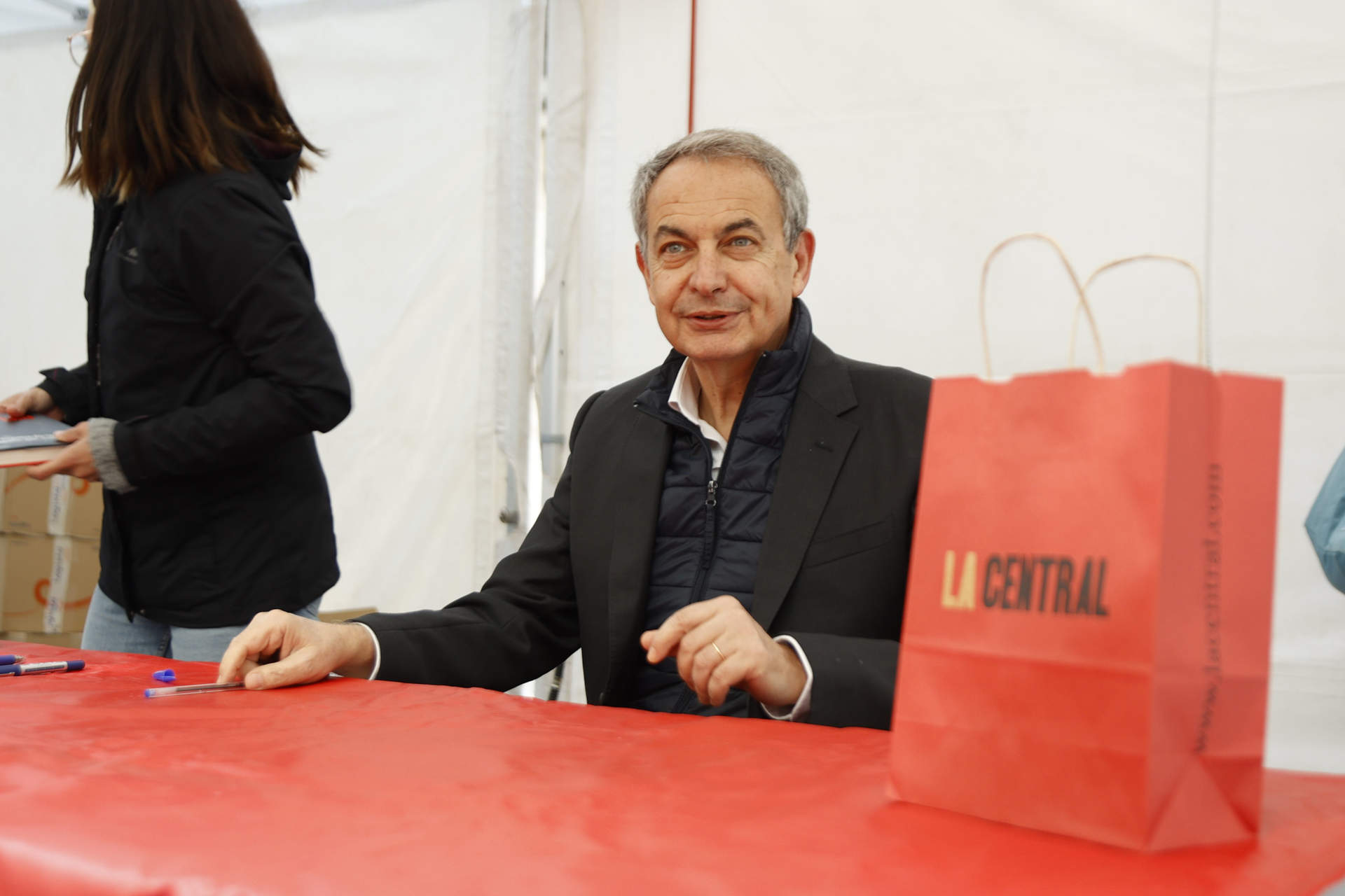 Zapatero sobre si ha hablado mucho últimamente con Puigdemont: 