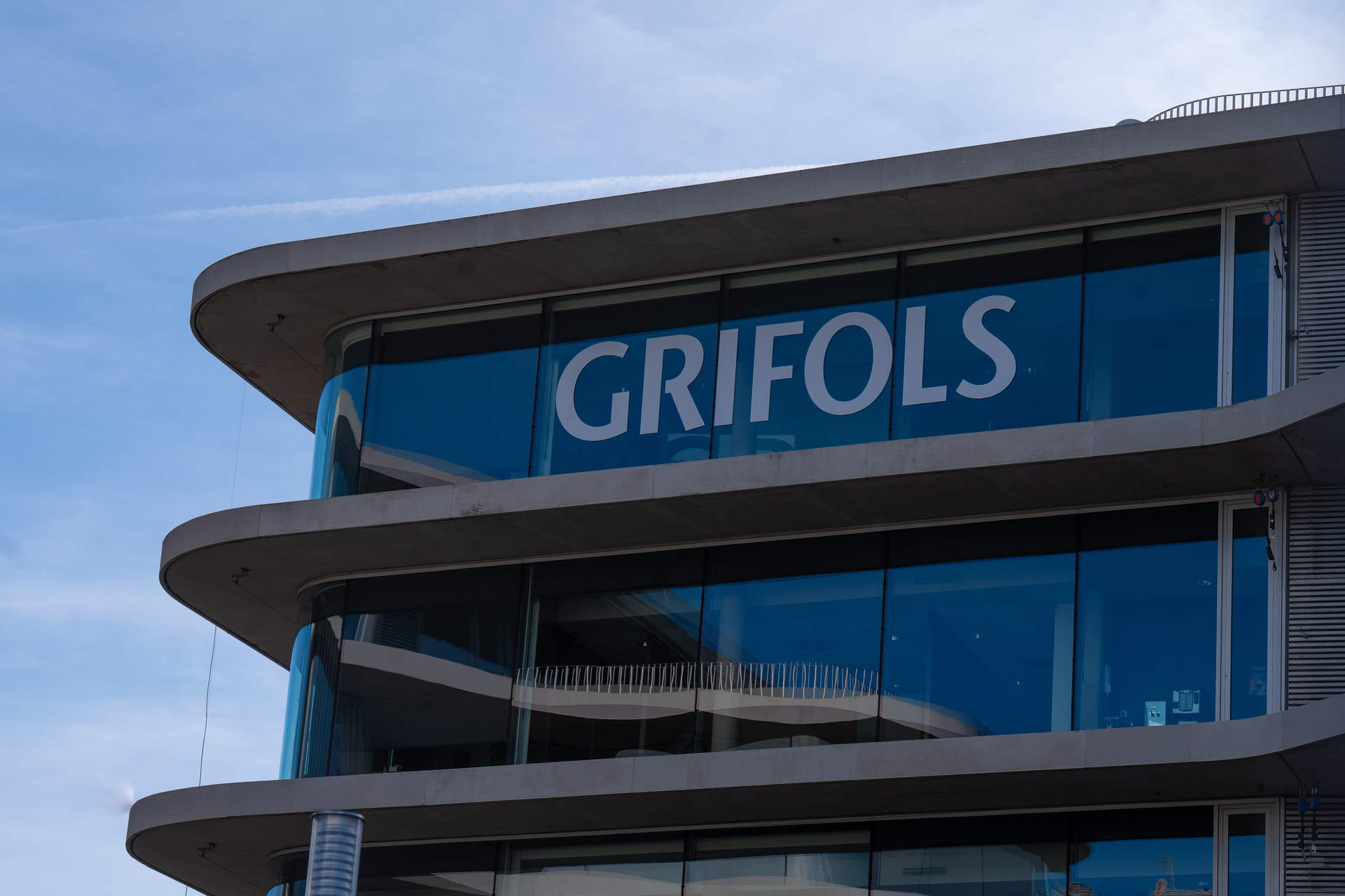Grifols modifica su reglamento interno para fortalecer su gobierno corporativo y controlar riesgos