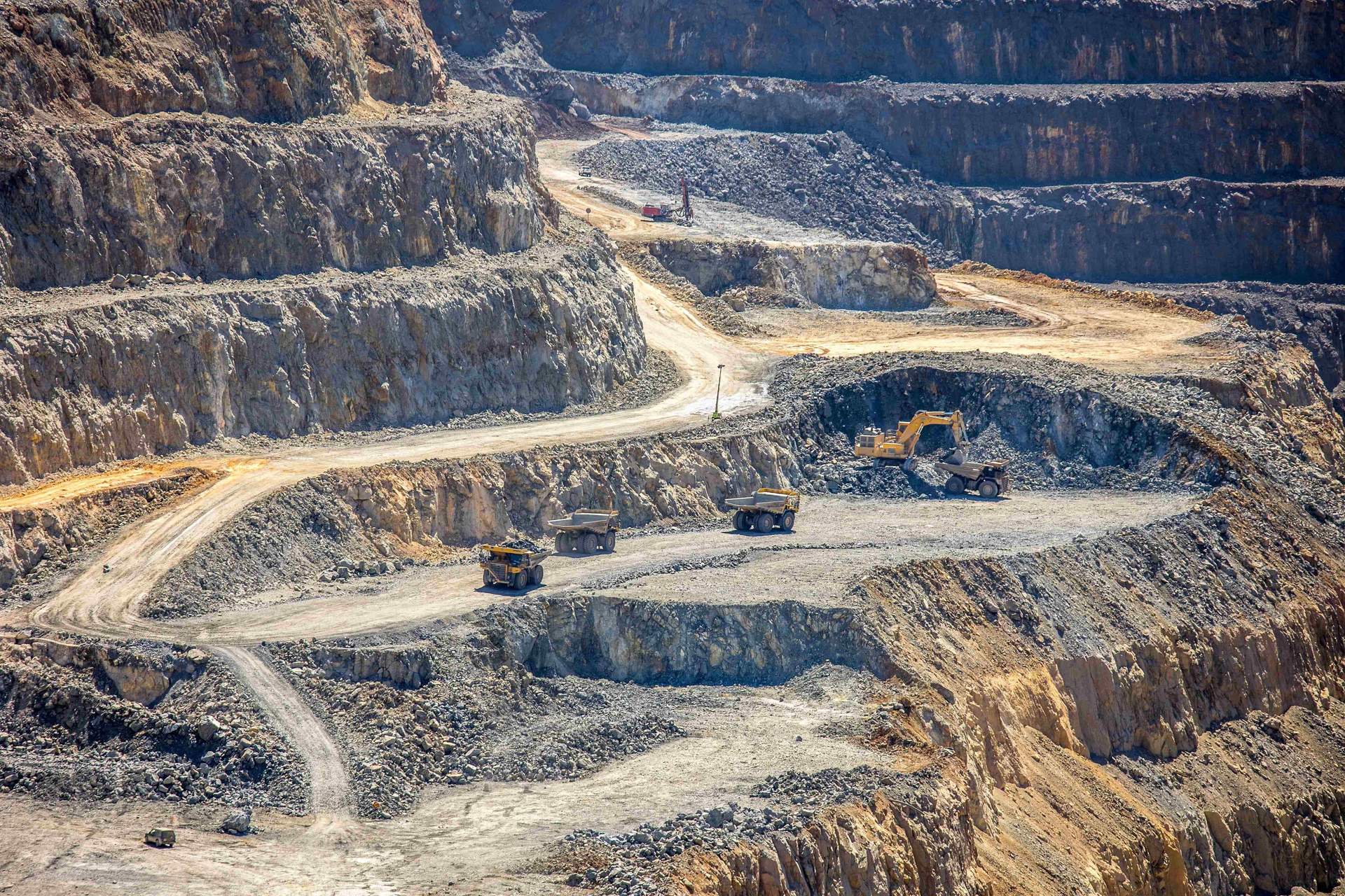 El cobre vuelve a romper la barrera de los 10.000 dólares por los temores a una escasez en el suministro