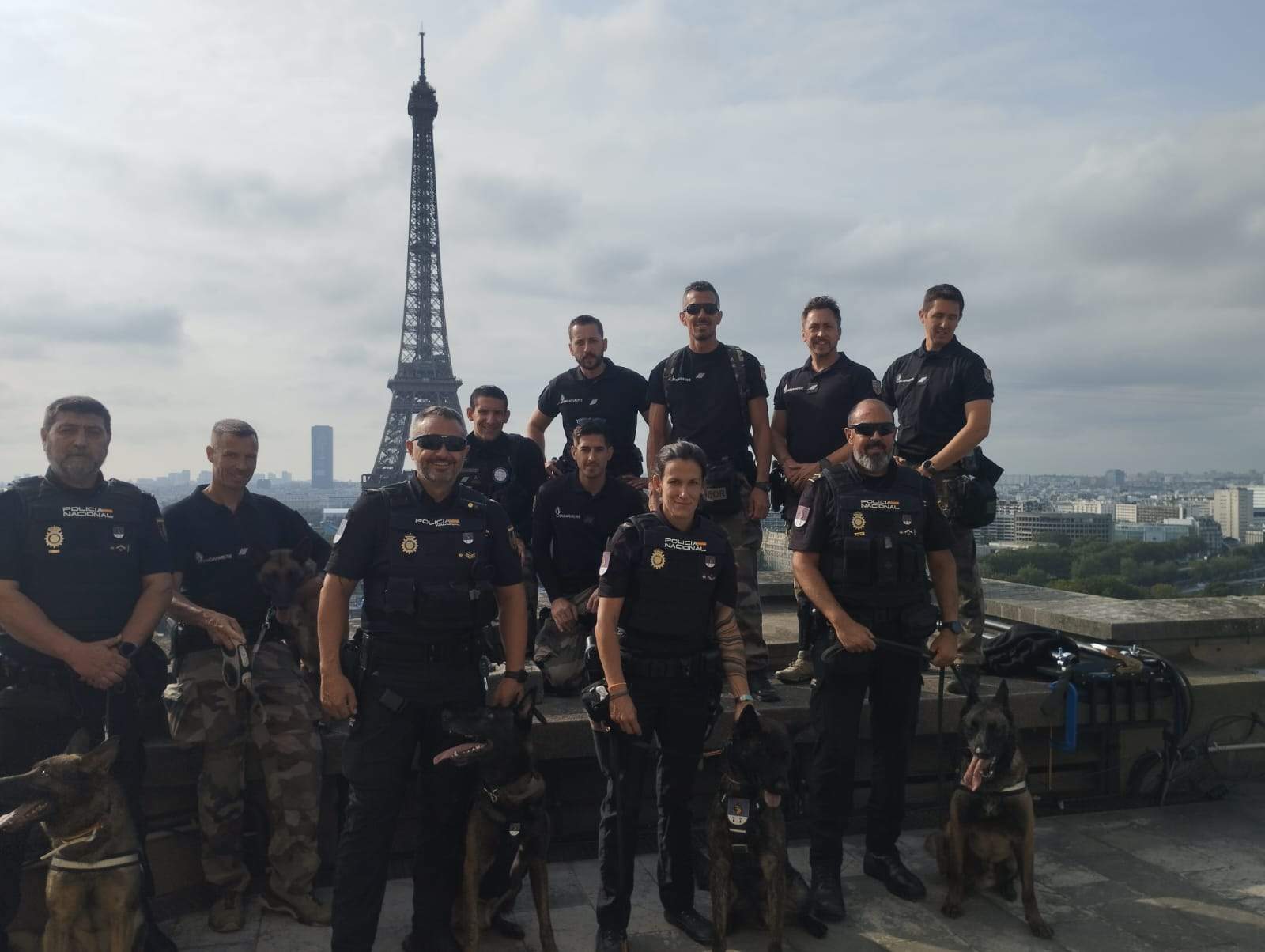 Grupo de policías.