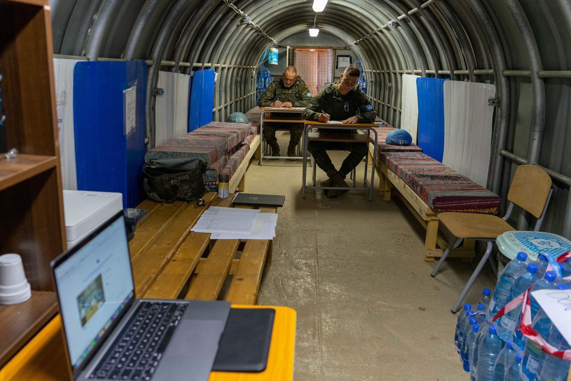 Militares españoles en un búnker en Líbano (Foto: Estado Mayor de la Defensa).